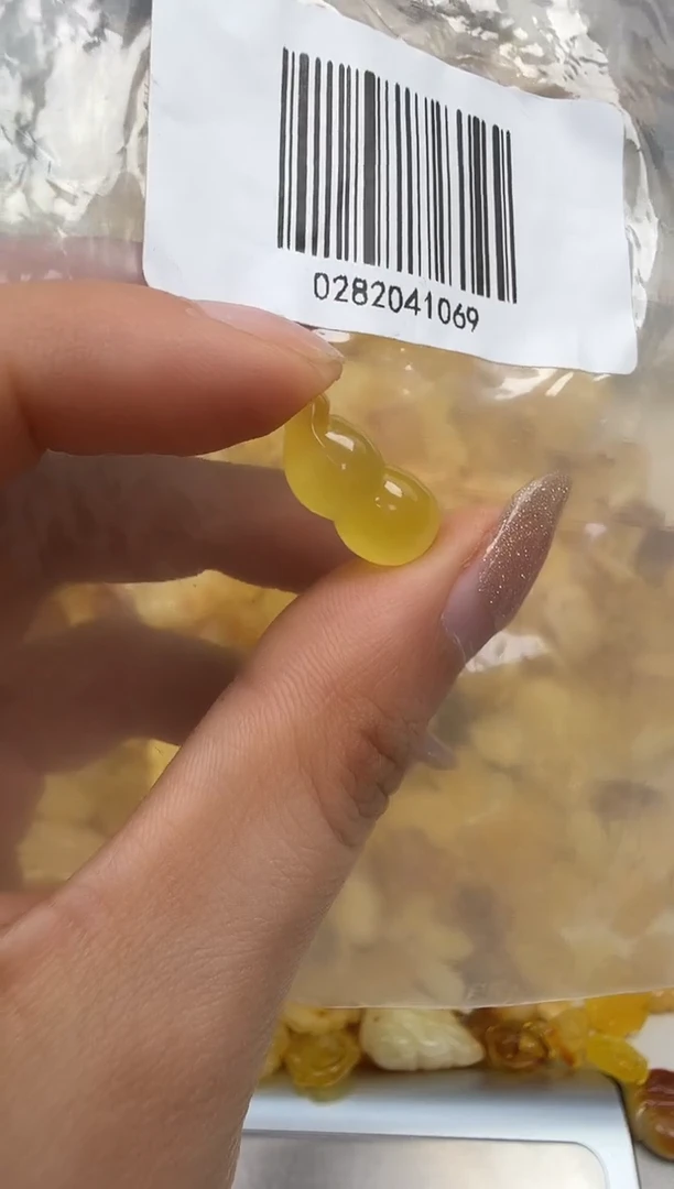 裸石琥珀未镶嵌如图