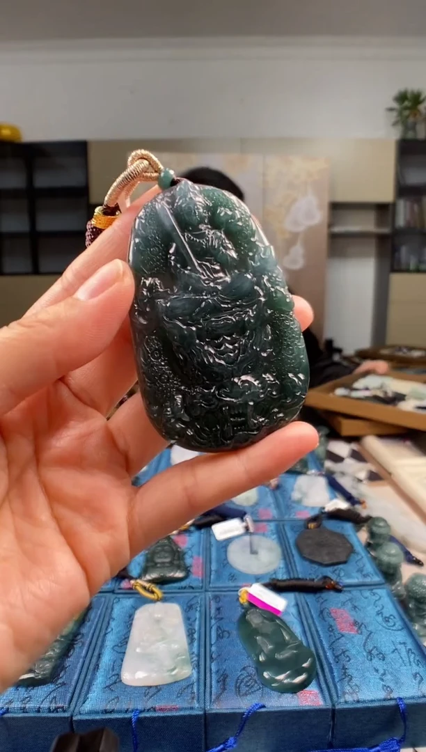 颈饰未镶嵌翡翠多样性发其一