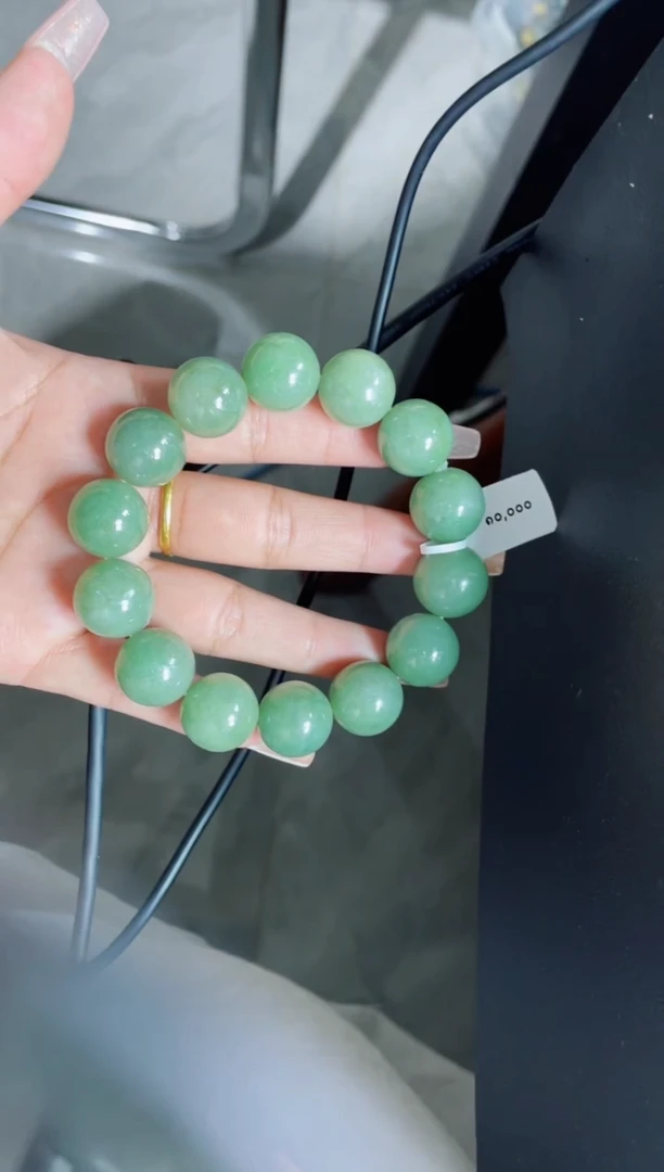 定制翡翠未镶嵌珠串
