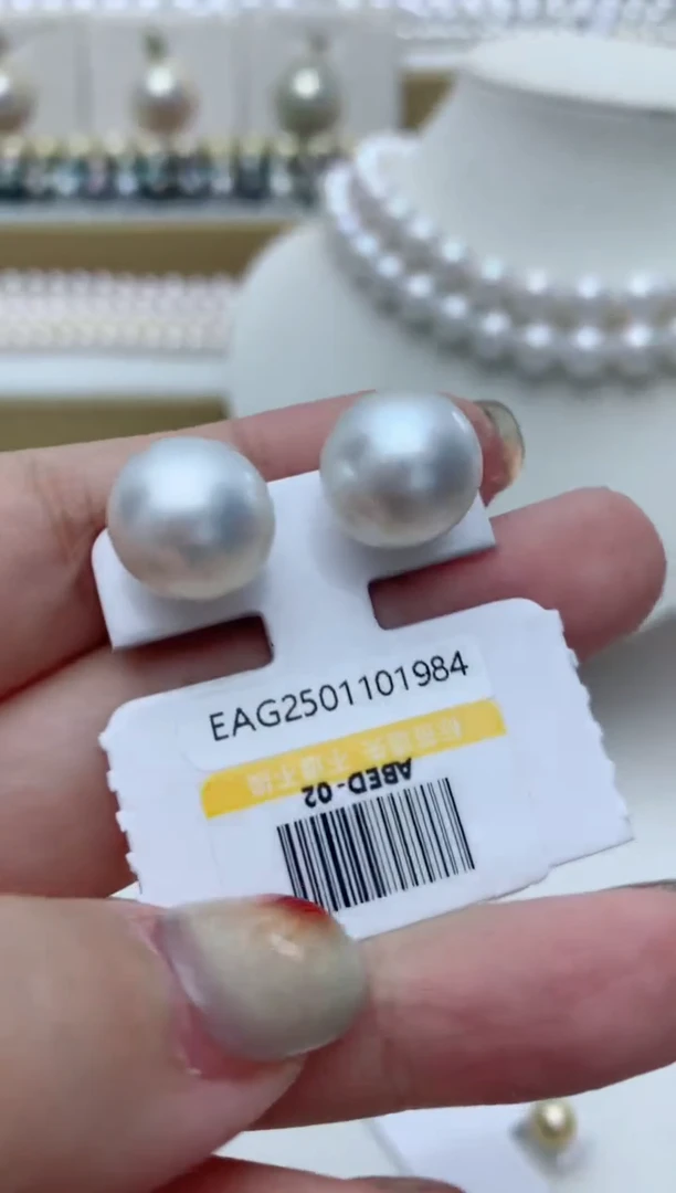 【闪购商品】海水珍珠耳饰18K金镶嵌q40