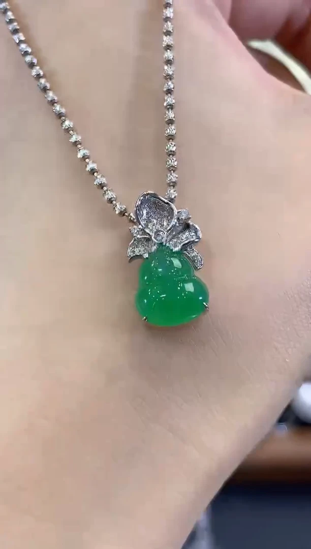 吊坠(不含链)18K金镶嵌翡翠C38  多样性一件发货