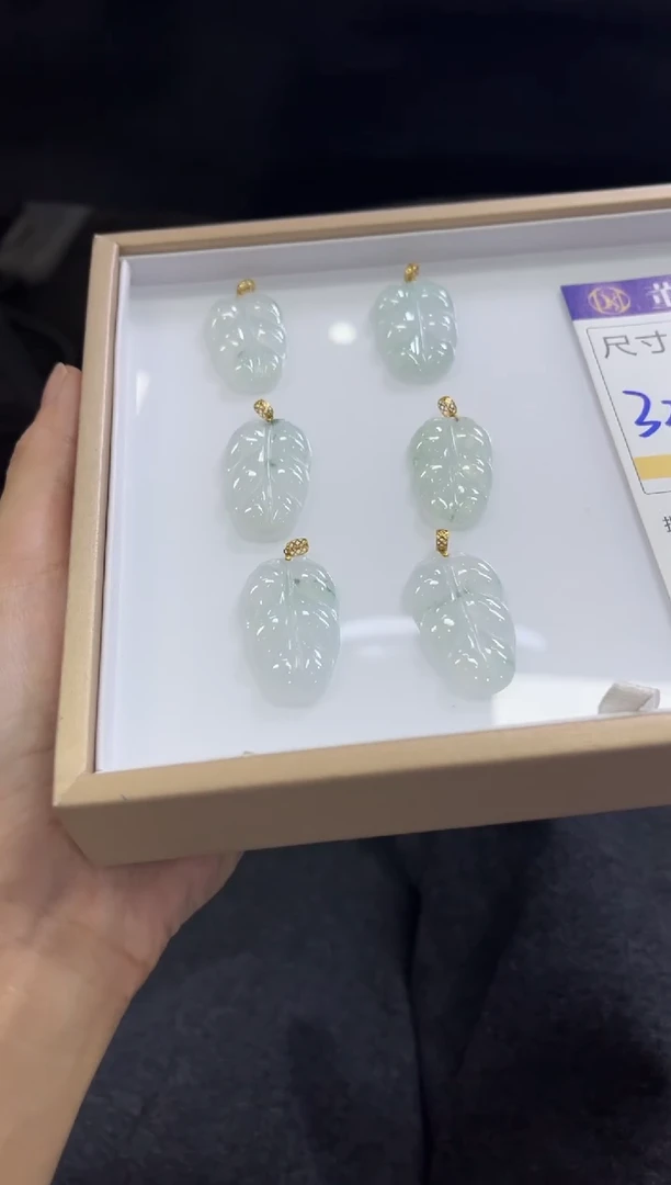 颈饰18K金镶嵌翡翠Y3/多样性发一件/配绳子