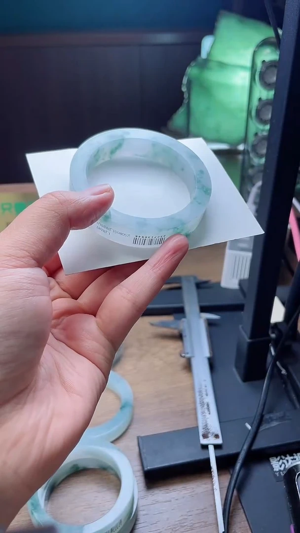 未镶嵌手镯定制翡翠遇**天定制