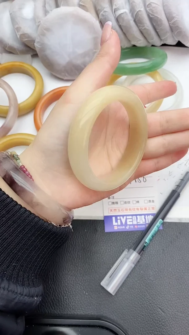 石英质玉未镶嵌手镯168+55/56