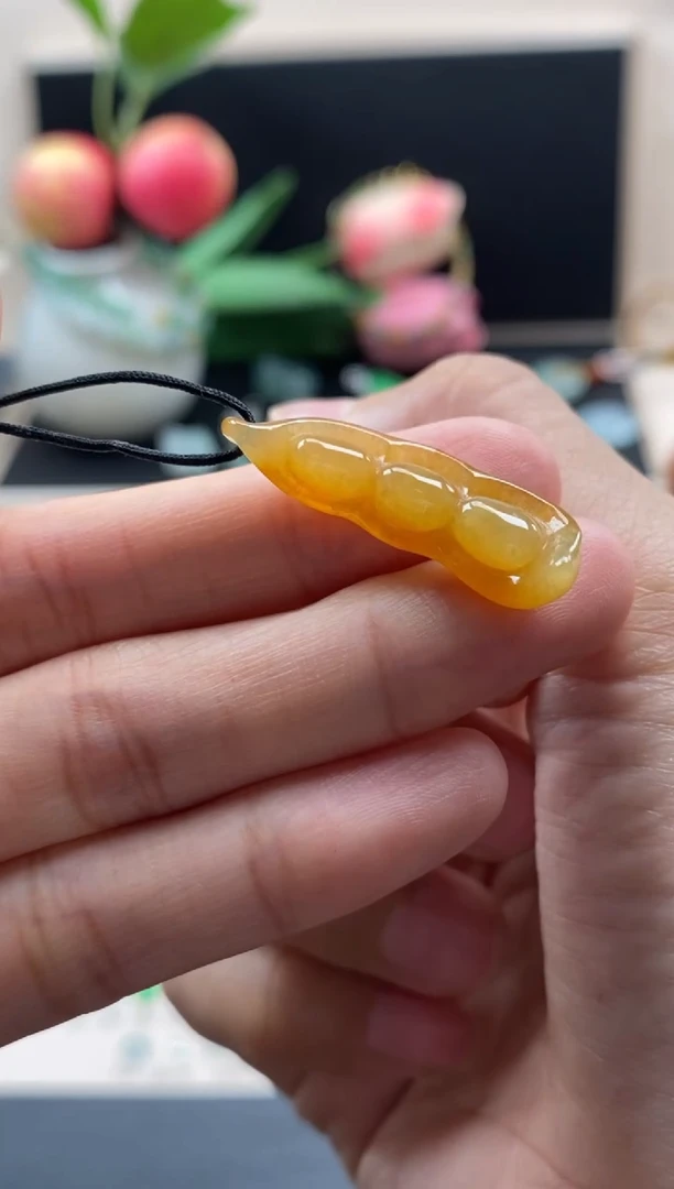 翡翠未镶嵌颈饰翡翠黄翡福豆