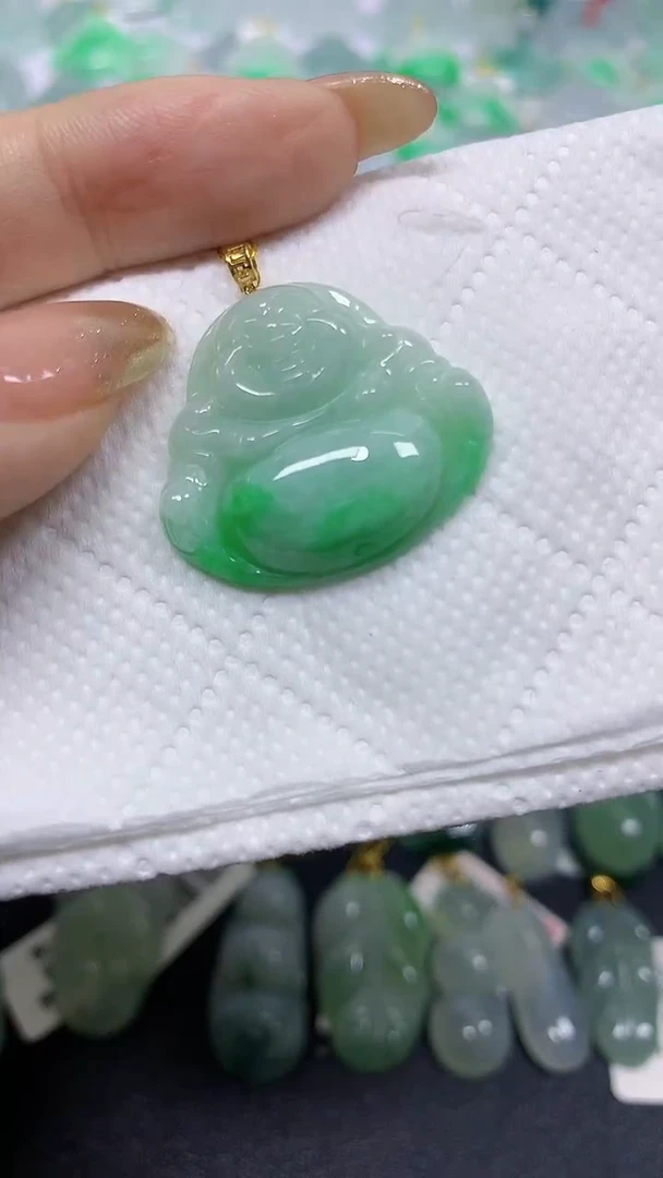 颈饰18K金镶嵌翡翠A货
