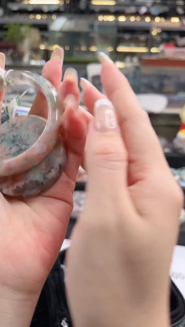 未镶嵌手镯石英质玉尘*丷圈口（赠品镯心）