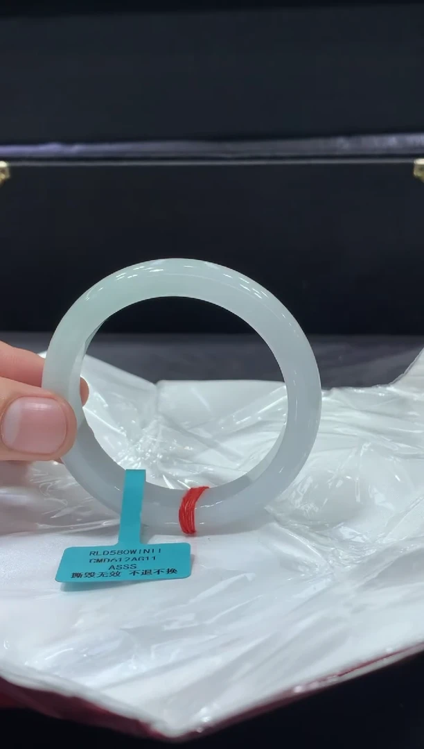 未镶嵌手镯翡翠翡翠手镯