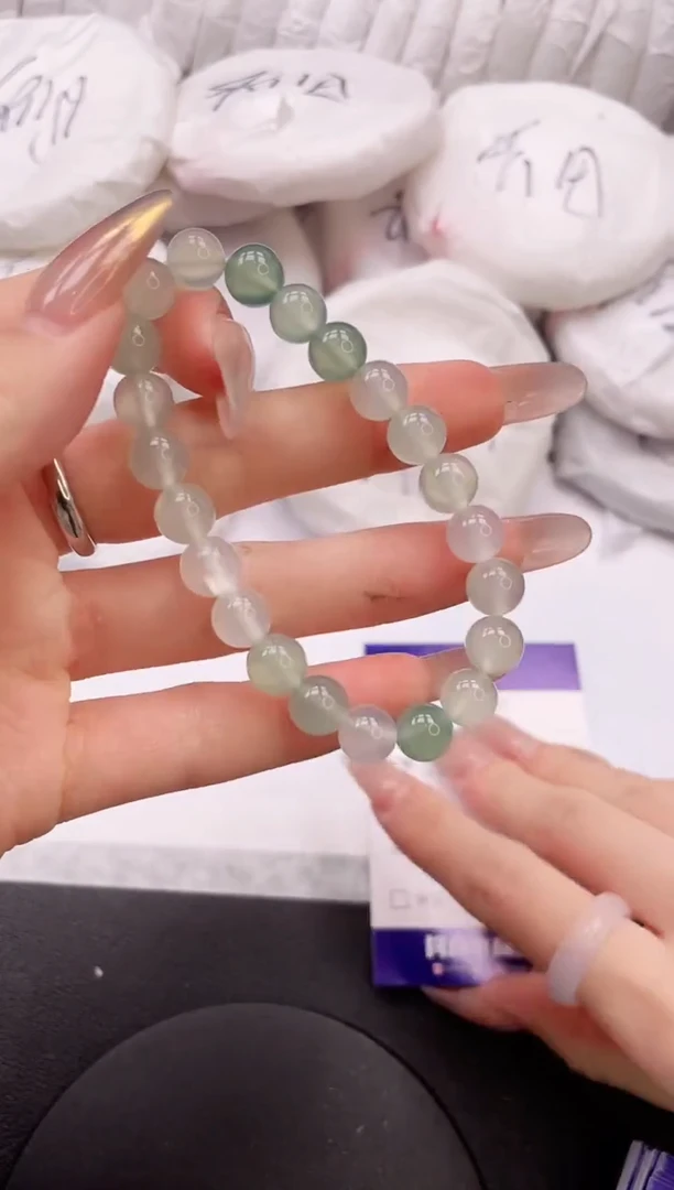 【闪购商品】石英质玉手镯未镶嵌新款绿色手链SL66随机发
