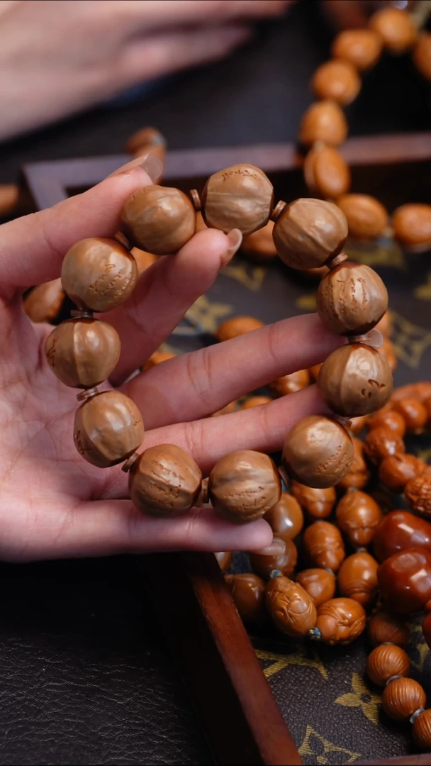 【闪购商品】橄榄核吊坠苏工橄榄核