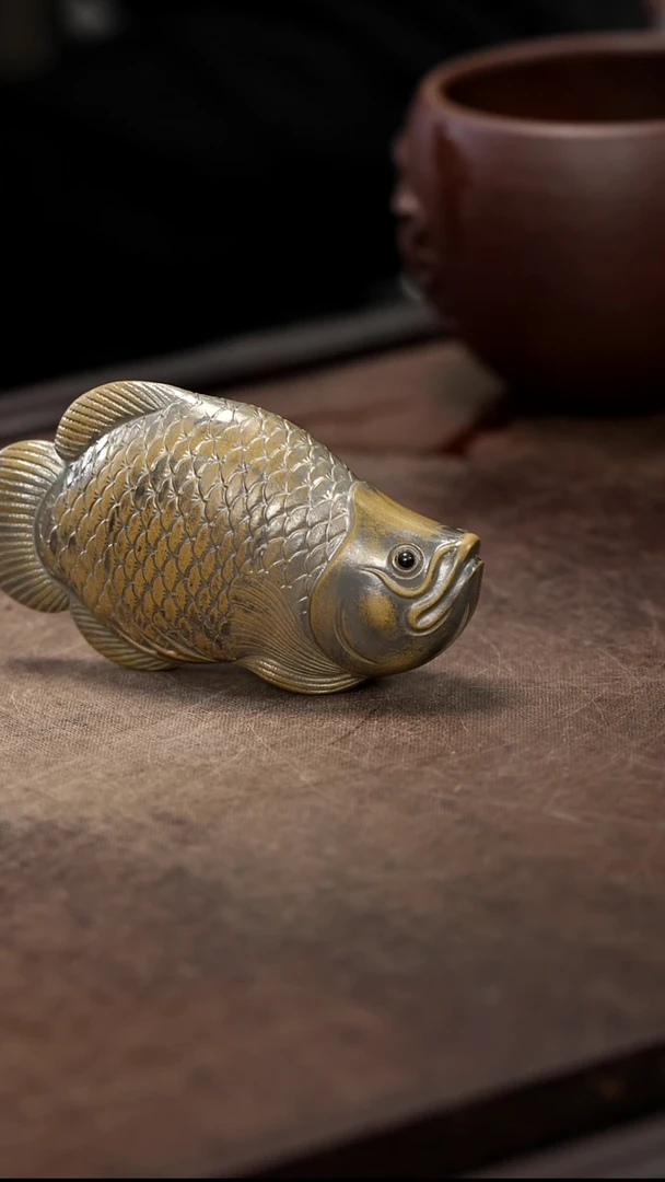紫砂茶宠描银柴烧龙鱼雕塑