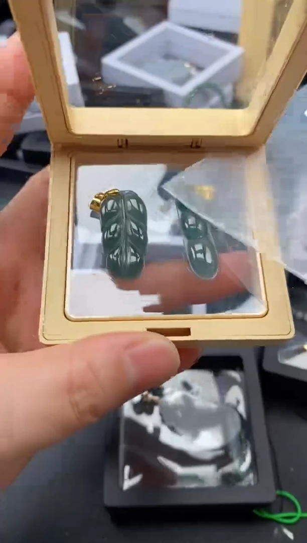 翡翠未镶嵌吊坠(不含链)2444