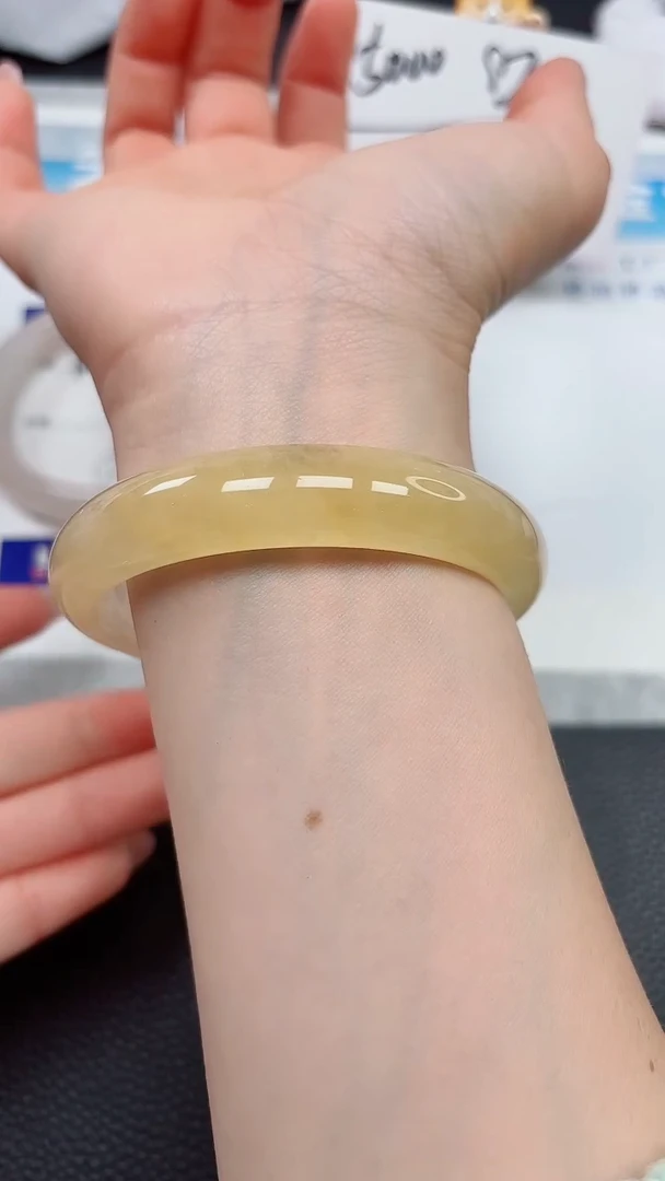 【闪购商品】石英质玉手镯未镶嵌104