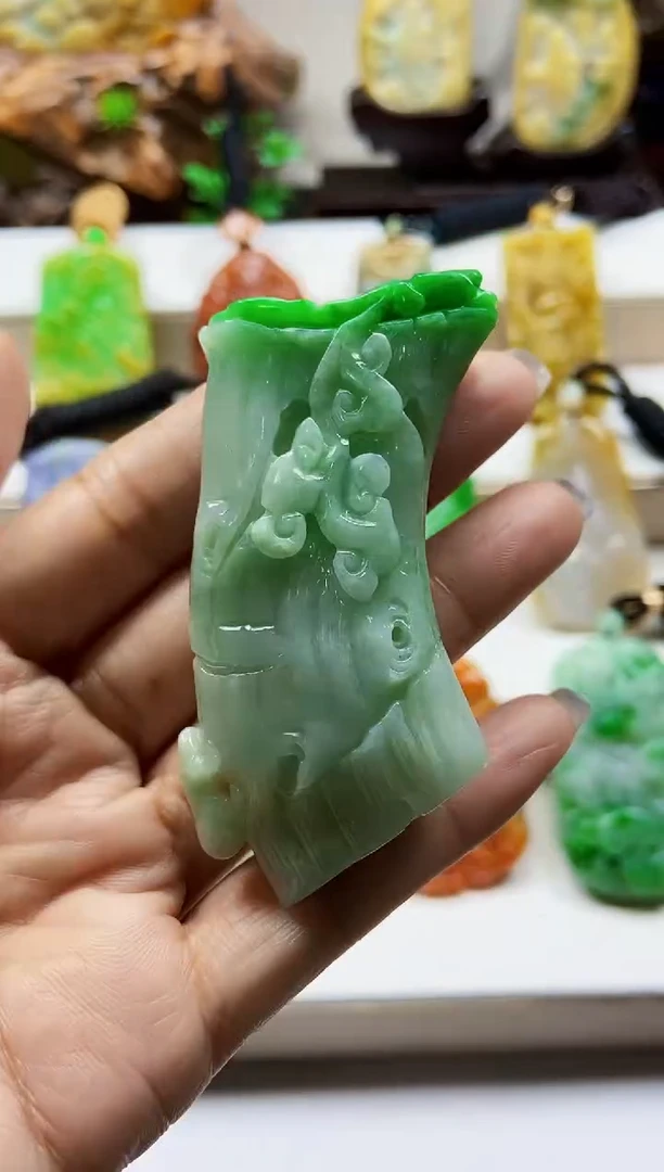 颈饰未镶嵌翡翠翡翠A货