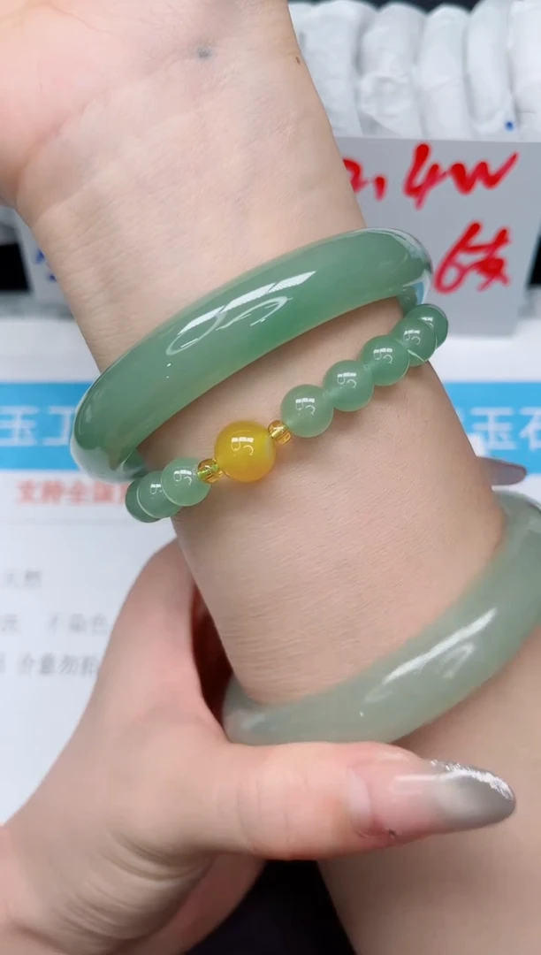 未镶嵌手镯石英质玉135-63