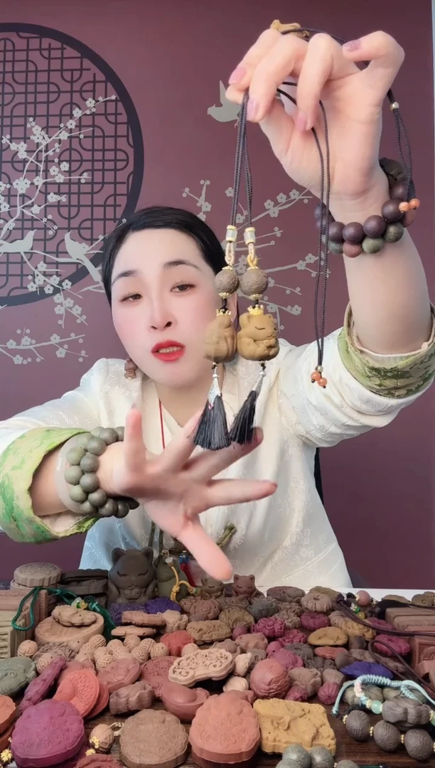 【闪购商品】泥塑人参养元立体狐＋降某香珠子项链
