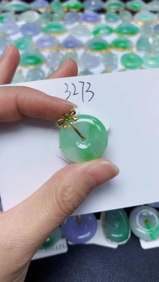 翡翠18K金镶嵌颈饰 天然缅甸翡翠A货