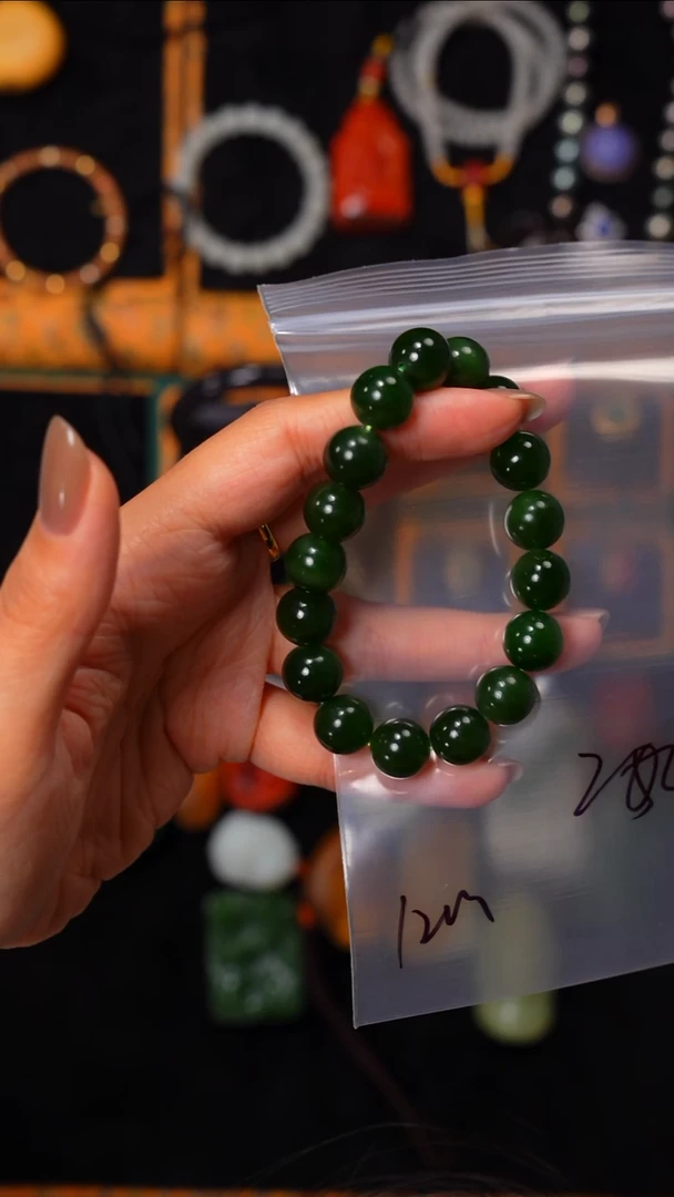 未镶嵌手串和田玉虾****?见山文玩珠宝回血