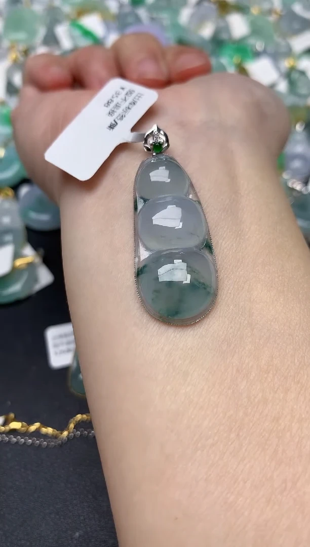 颈饰18K金镶嵌翡翠天然缅甸A货翡翠