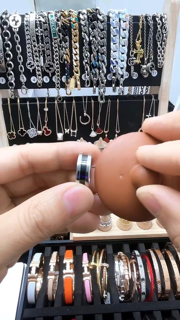 瓷片hgdhhedjhhrdhjrf