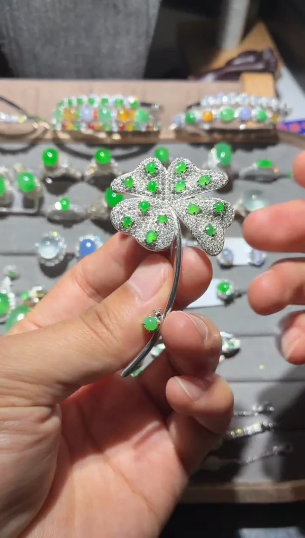 颈饰银S925镶嵌翡翠 全量