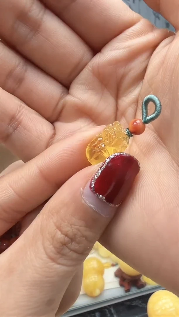 【闪购商品】琥珀裸石未镶嵌貔貅  多样性发一