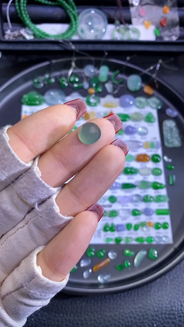 未镶嵌挂件翡翠蛋面