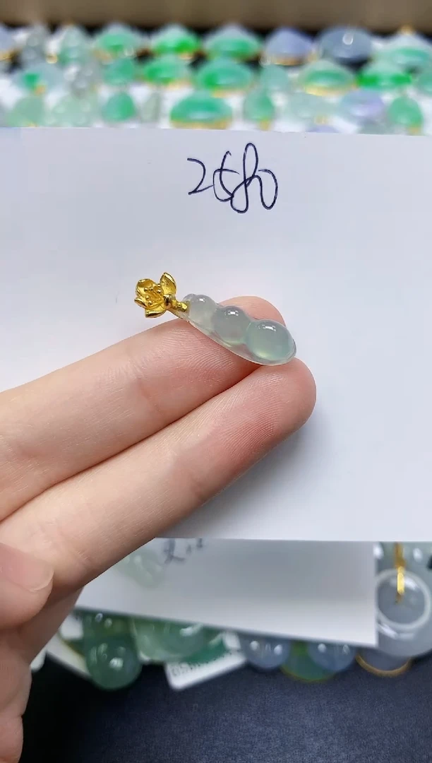 翡翠未镶嵌颈饰 天然缅甸翡翠A货
