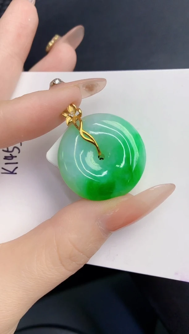 颈饰18K金镶嵌翡翠缅甸天然翡翠A货