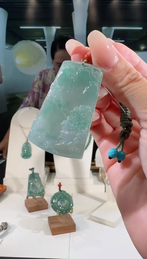 翡翠未镶嵌吊坠(不含链)山水牌