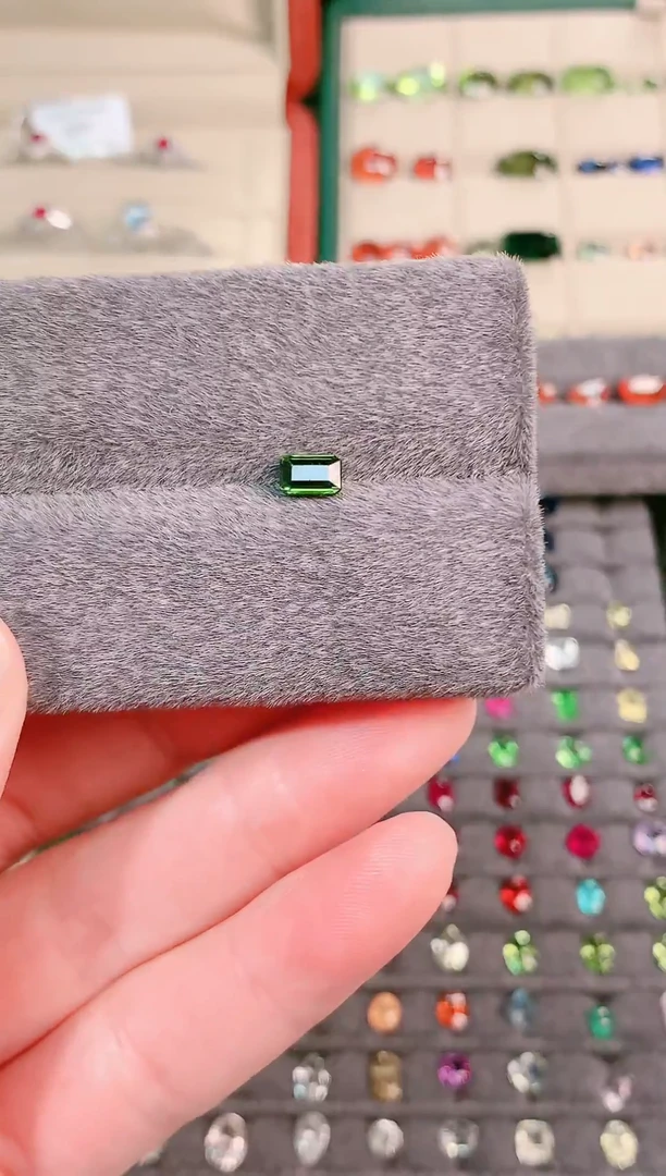 未镶嵌珠宝半成品碧玺0.76ct