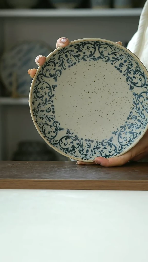 【闪购商品】陶瓷手作粗陶鸢尾花19cm深盘@4-2@