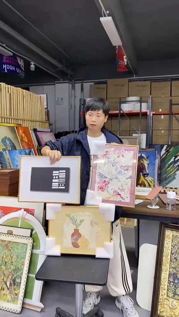 竖款装饰画三个哟
