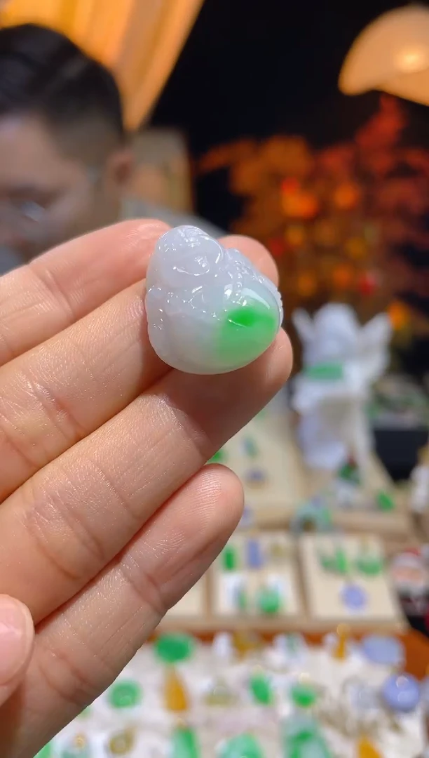 【闪购商品】翡翠颈饰未镶嵌假一赔三