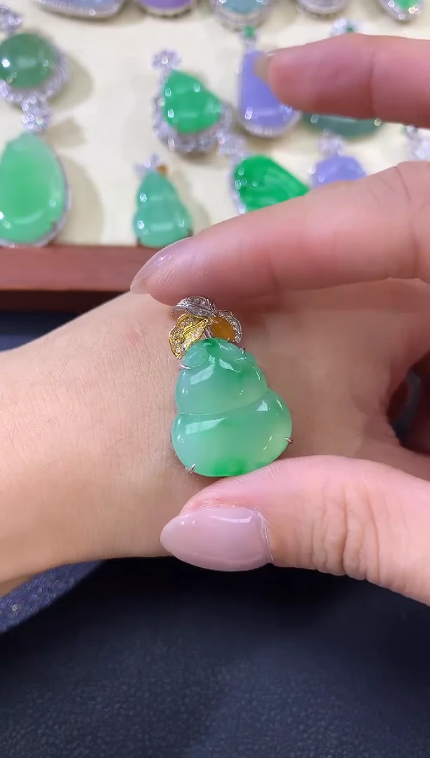 吊坠(不含链)18K金镶嵌翡翠a76