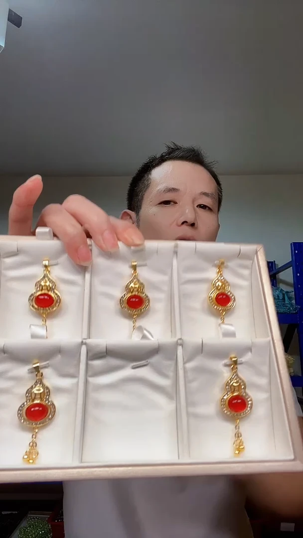 合金颈饰玛瑙/玉髓P037缅甸鸽血红葫芦吊坠含链