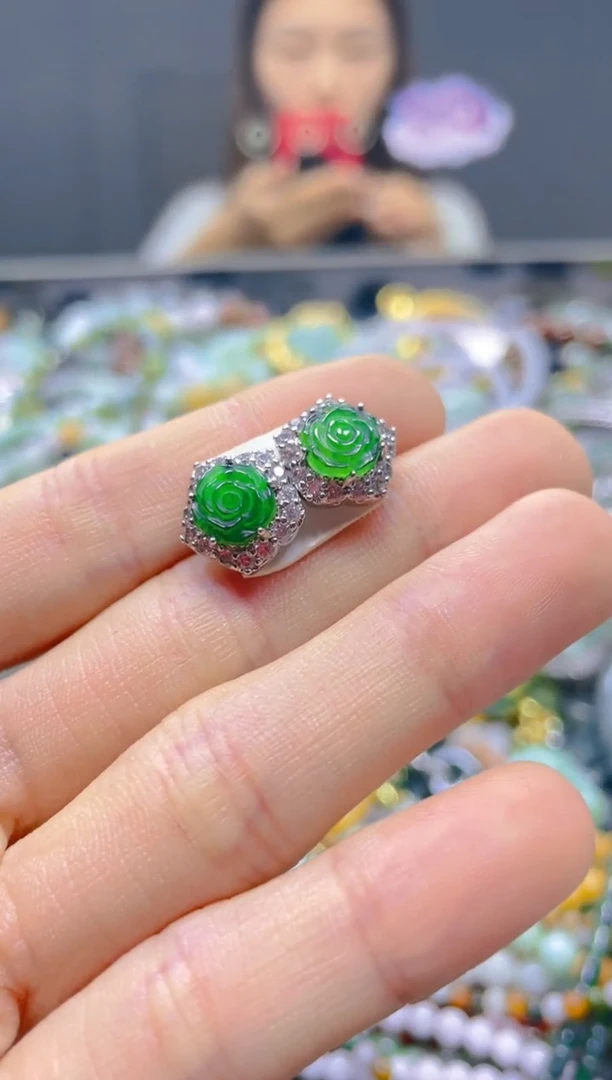 颈饰未镶嵌翡翠/R/翡翠A货，一件也是批发价