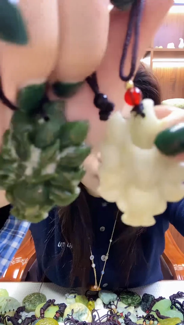 未镶嵌蛇纹石玉吊坠多样性发其中之一