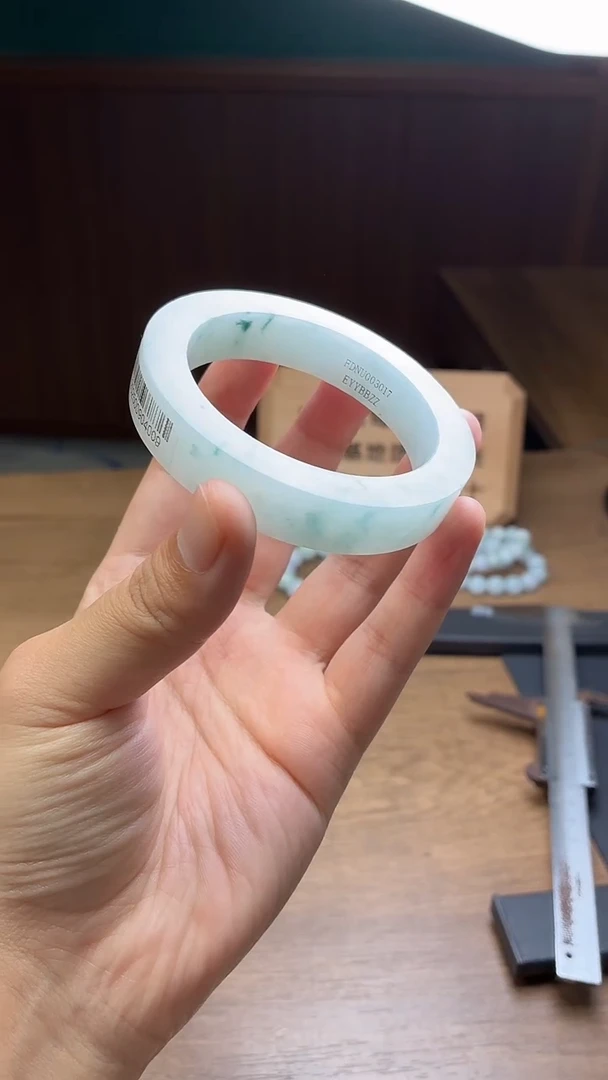 未镶嵌手镯定制翡翠文*定制