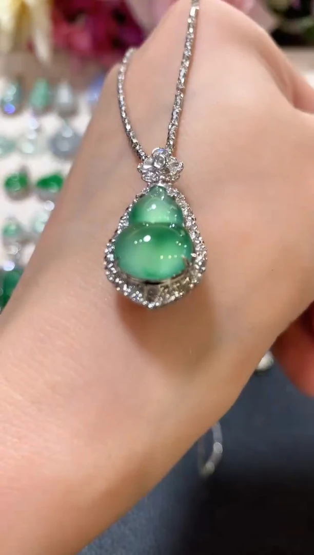 吊坠(不含链)18K金镶嵌翡翠n70