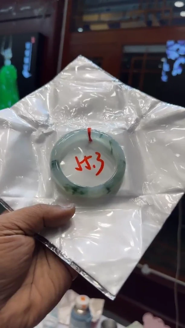 未镶嵌手镯翡翠手镯