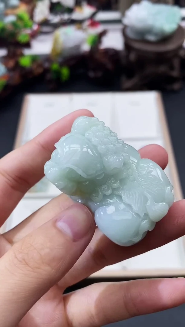 翡翠未镶嵌颈饰天然缅甸A货翡翠