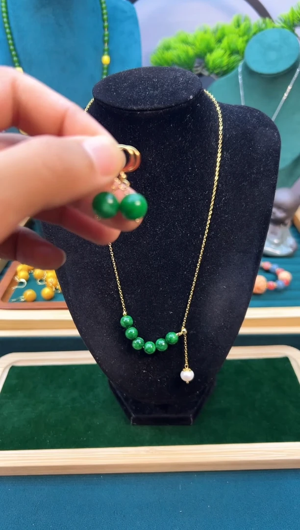 翡翠14K金镶嵌耳饰E02