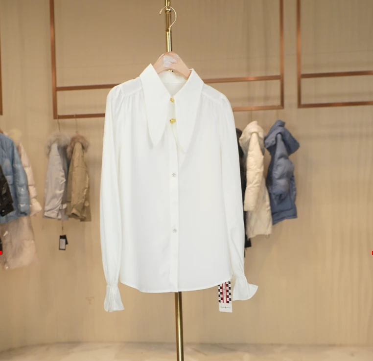 E099 E系列极简白色钉珠扣垂坠感长袖衬衫 C0001