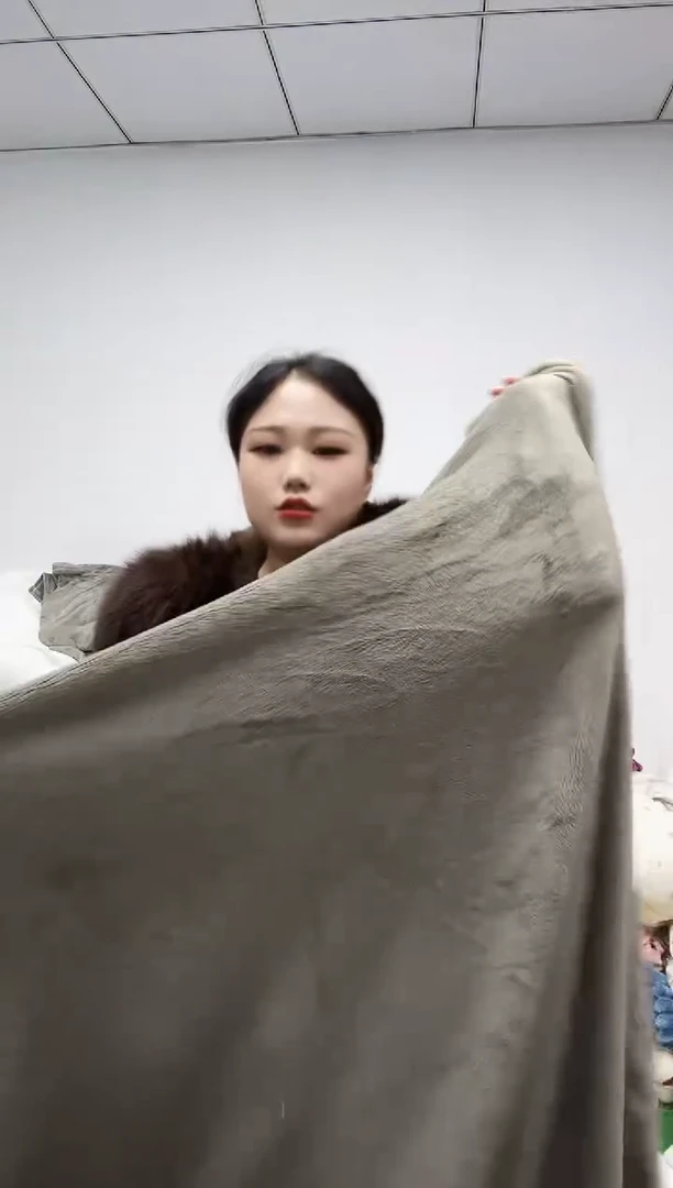 法兰绒1.8X2毯子