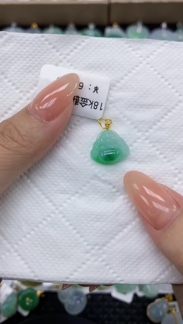 颈饰18K金镶嵌翡翠11111111111