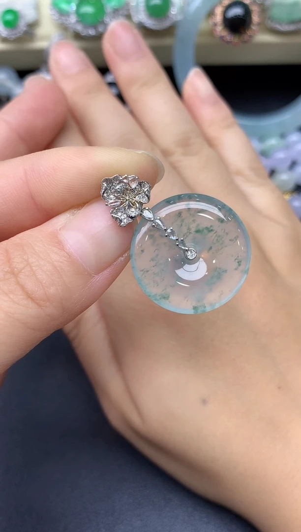 颈饰18K金镶嵌翡翠106-雪姐翡翠天天见