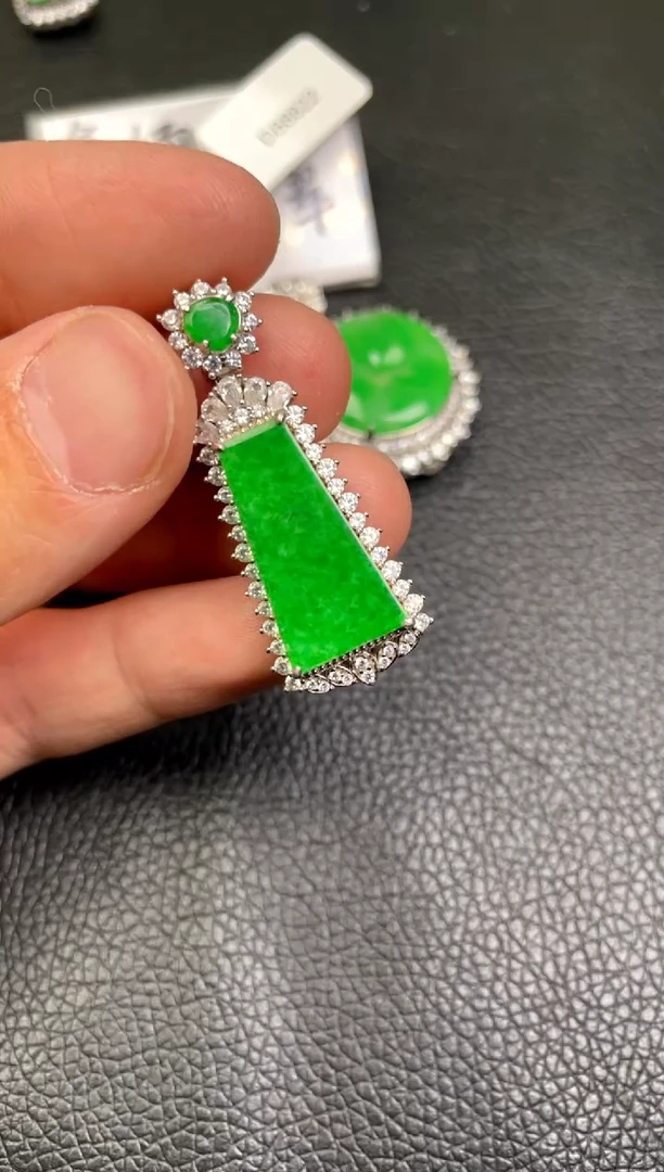 【闪购商品】翡翠吊坠(不含链)银S925镶嵌吊坠