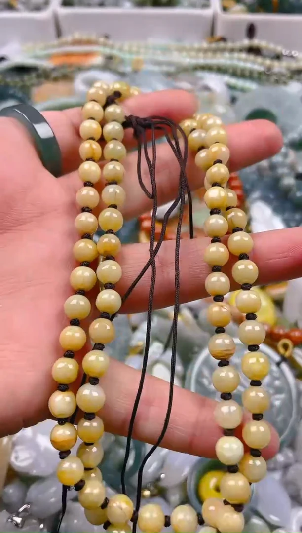 【闪购商品】翡翠颈饰未镶嵌5-6mm一单一个多样性随机发一件