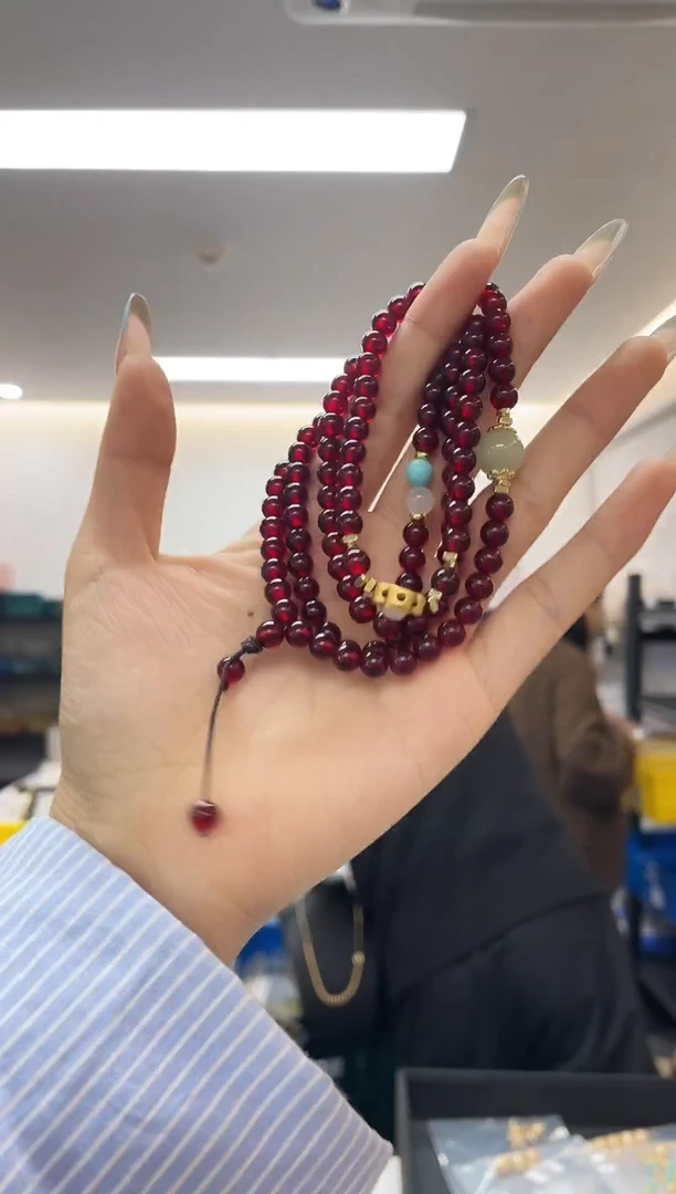 血珀颈饰未镶嵌（多样性发一件）